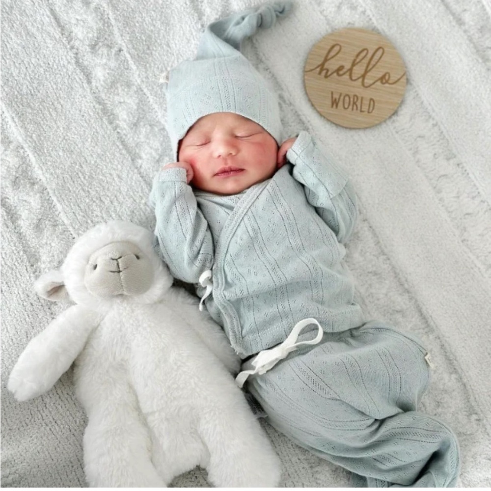 Elegant Baby Knit newborn Set